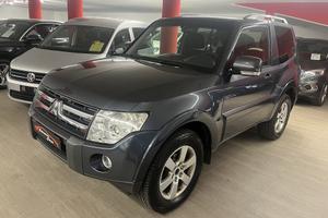 Mitsubishi Pajero 3.2 DI-D 4x4 gancio