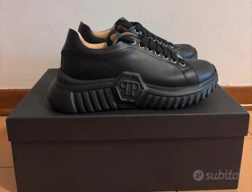 Leather Lo-Top Sneakers Hexagon
