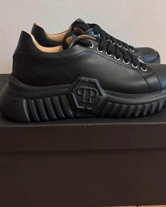 Leather Lo-Top Sneakers Hexagon