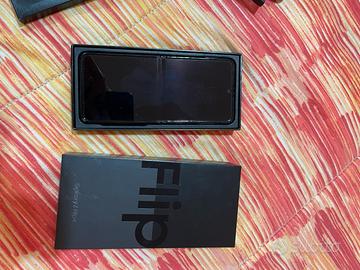 Samsung galaxy Z flip4