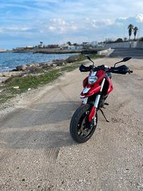 Hypermotard 796