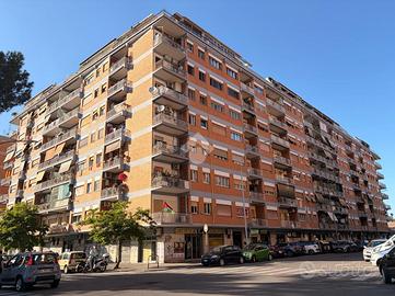 4 LOCALI A ROMA