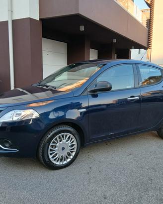 Lancia Ypsilon 1.2 69 CV 5 porte Gold tua a € 169 