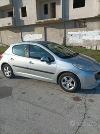 peugeot 207 anno 2009 kl. 230.000 a gas di fabbric