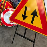 Segnaletica stradale e accessori