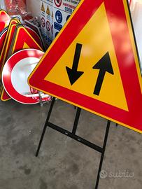 Segnaletica stradale e accessori