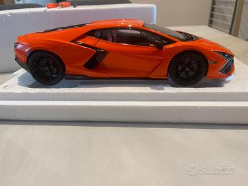 Lamborghini Revuelto LCD model 1/18