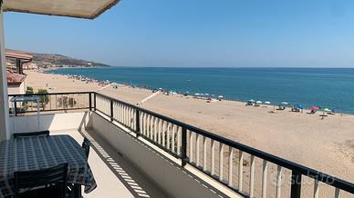 Casa in 1 fila direttamente su sabbia