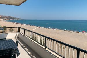 Casa in 1 fila direttamente su sabbia