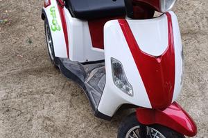 Scooter elettrico per anziani/disabili UFO – 3 bat