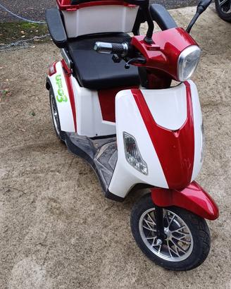 Scooter elettrico per anziani/disabili UFO – 3 bat