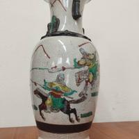 Vaso cinese dipinto in porcellana craquelé 