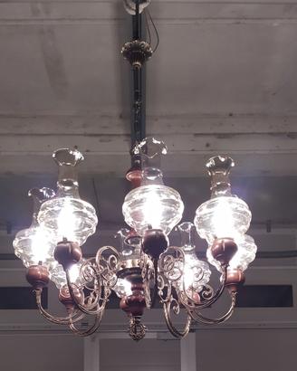 Lampadario a 8 bracci paralumi decorati in vetro