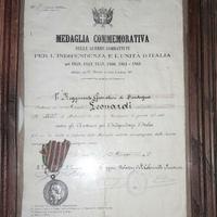 Diploma con medaglia 