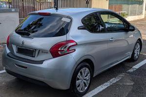 Peugeot 208 1.4 HDI ACTIVE ideale neopatentati 