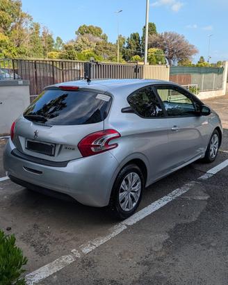 Peugeot 208 1.4 HDI ACTIVE ideale neopatentati 