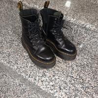 anfibi donna dottor Martens