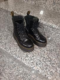 anfibi donna dottor Martens