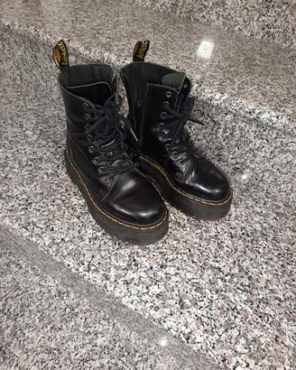 anfibi donna dottor Martens