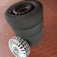 4 gomme invernali su cerchi per fiat Punto