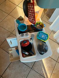 Cucina con accessori