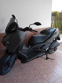 Yamaha X-MAX 125