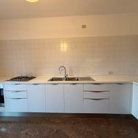 Veneta cucina con forno, piano cottura e lavello