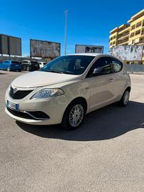 Lancia Ypsilon 1.2 69 CV 5 porte Gold