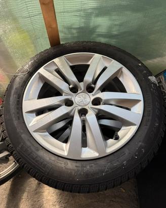 Peugeot 308 gomme e cerchi