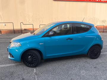 Lancia Ypsilon 1.0 Hybrid Marin