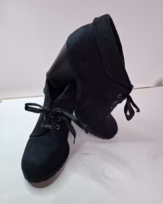 Stivaletto/polacchino nero donna