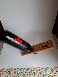 Reggibottiglia da tavola in legno con scritta 