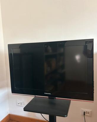 TV Samsung 32 pollici Full HD DVB T 130 W