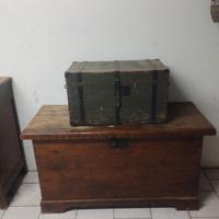 Antico baule verde militare