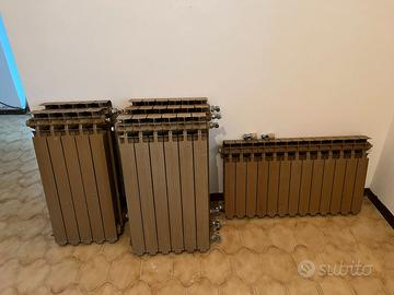 caloriferi come da foto in blocco 120€