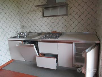 CUCINA IN ACCIAIO INOX