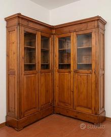 Libreria vetrina ad angolo in legno massello