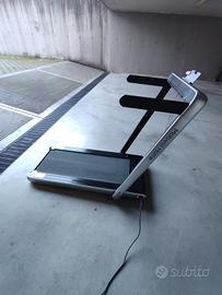 tapis roulant a motore elettrico, funzionante. 