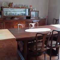 Tavolo allungabile e mobile cucina