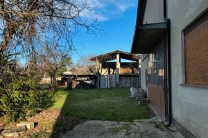 Casa singola con annessi