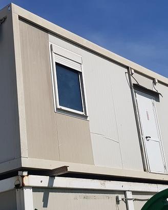 Monoblocco box spogliatioio e docce