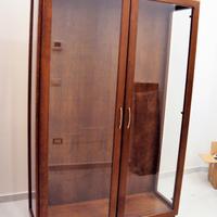 Vetrina argentiera in ciliegio ripiani incristallo