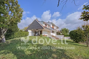 Villa di 201 m² con 5 locali e posto auto a Monteg