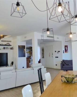 Villa di 496 m² con più di 5 locali e box auto dop