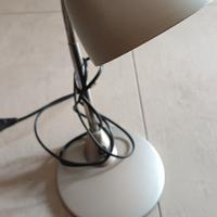 lampada da tavolo orientabile 
