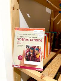 Libro scienze umane