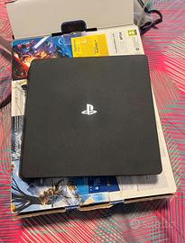 PLAYSTATION 4 SLIM