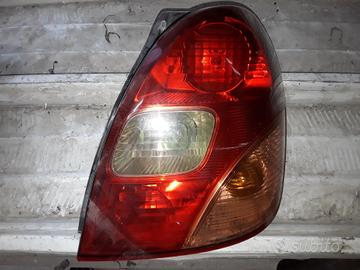 STOP FANALE POSTERIORE DESTRO TOYOTA Corolla Verso