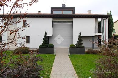 VILLA SINGOLA A MONTEBELLUNA