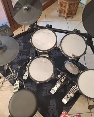 Millenium MPS-750X E-Drum Set + DOPPIO PEDALE INCL